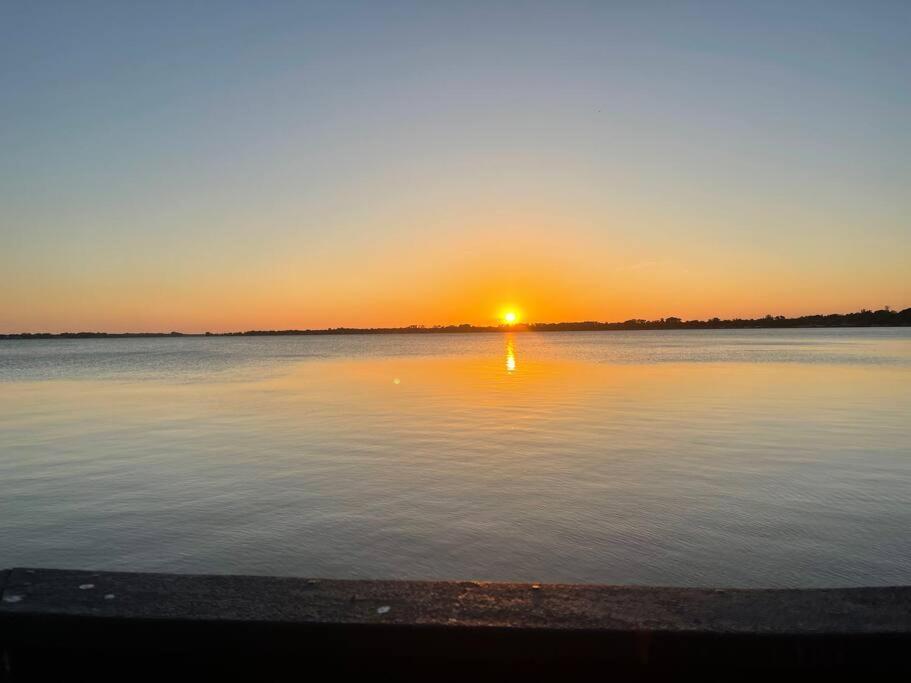 Lakefront Duplex With Pontoon Boat 2 Bedroom Home Mount Dora Bagian luar foto